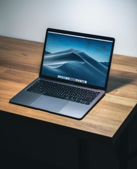 Macbook portrait